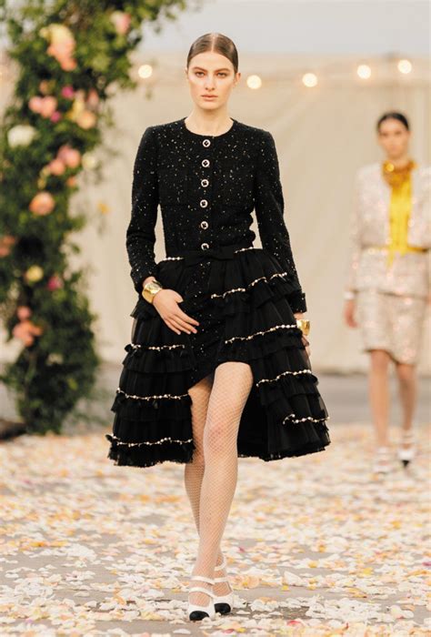 chanel sfilata primavera estate 2021|AL GRAND PALAIS DI PARIGI SFILATA PRIMAVERA.